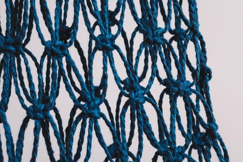 Rede do saco feito em macramé na cor azul